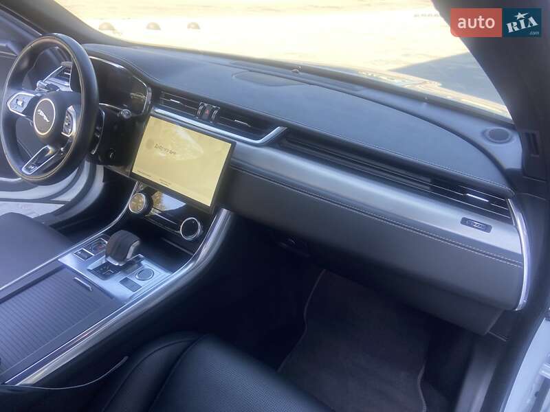 Седан Jaguar XF 2021 в Тернополе