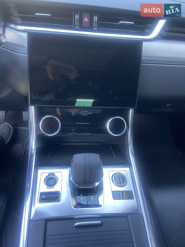 Седан Jaguar XF 2021 в Тернополе