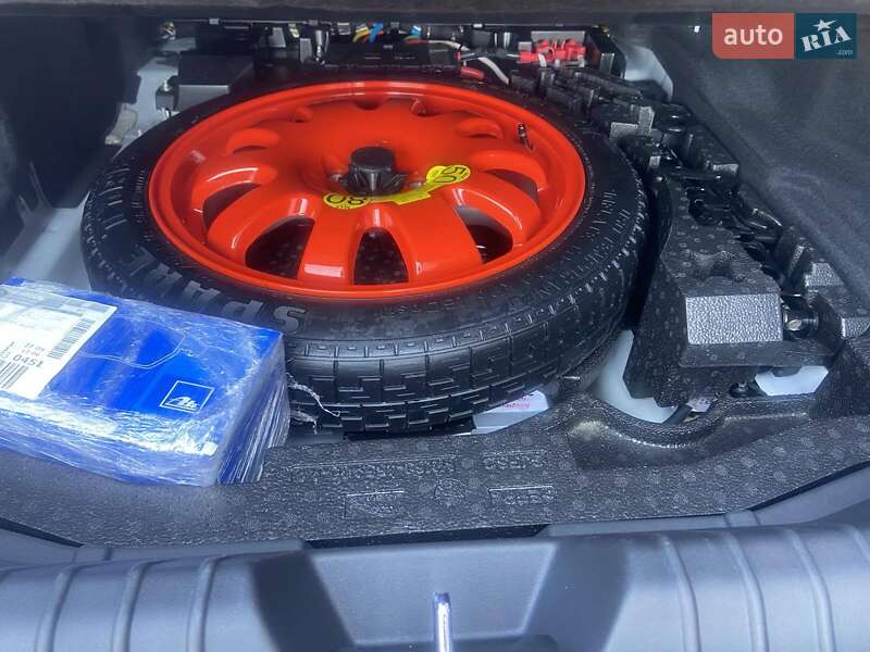 Седан Jaguar XF 2021 в Тернополе