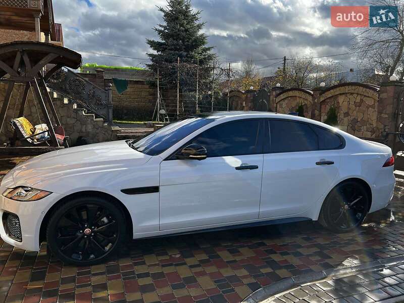 Седан Jaguar XF 2021 в Тернополе