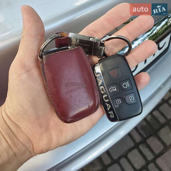 Седан Jaguar XF 2014 в Киеве
