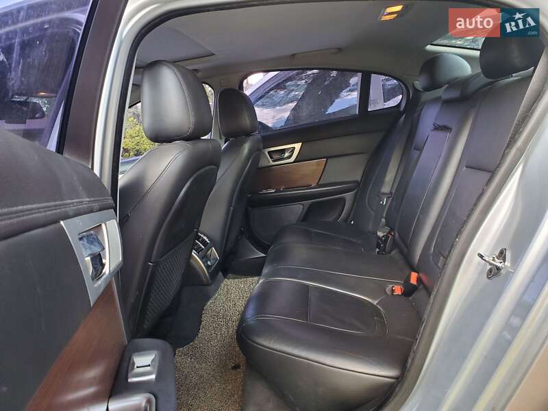 Седан Jaguar XF 2014 в Киеве