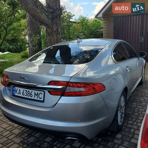 Седан Jaguar XF 2014 в Киеве