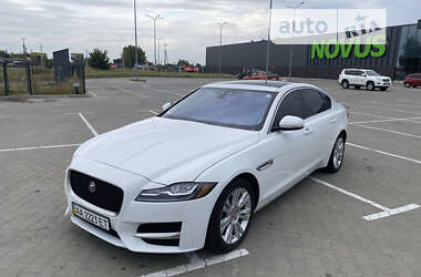 Седан Jaguar XF 2016 в Киеве