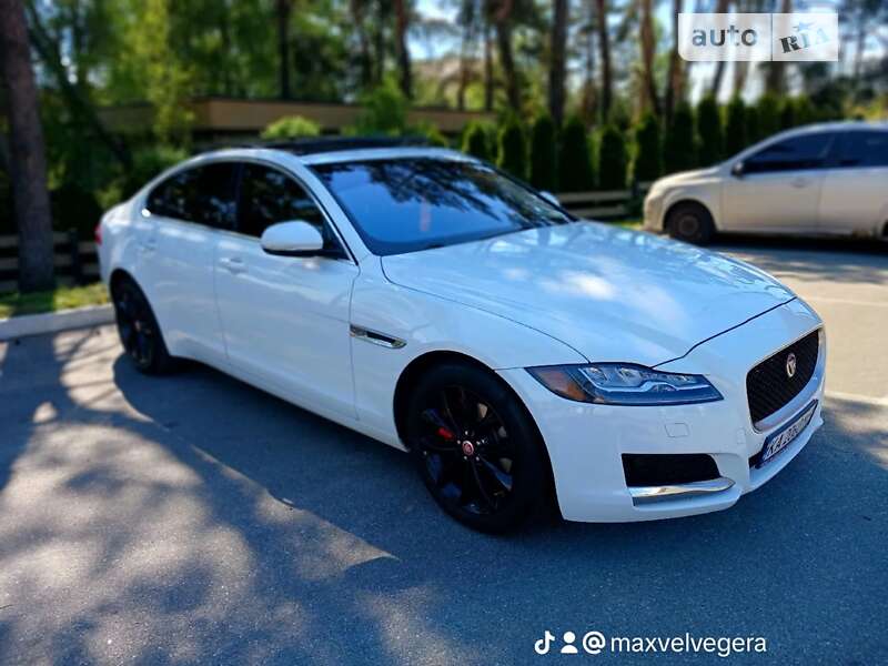 Седан Jaguar XF 2017 в Києві