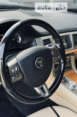 Седан Jaguar XF 2014 в Луцьку