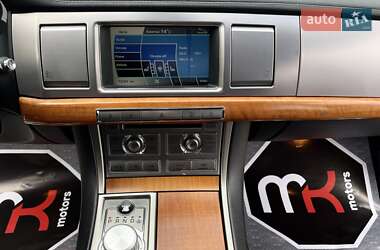 Седан Jaguar XF 2008 в 