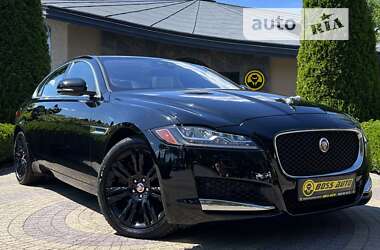 Седан Jaguar XF 2016 в Львові