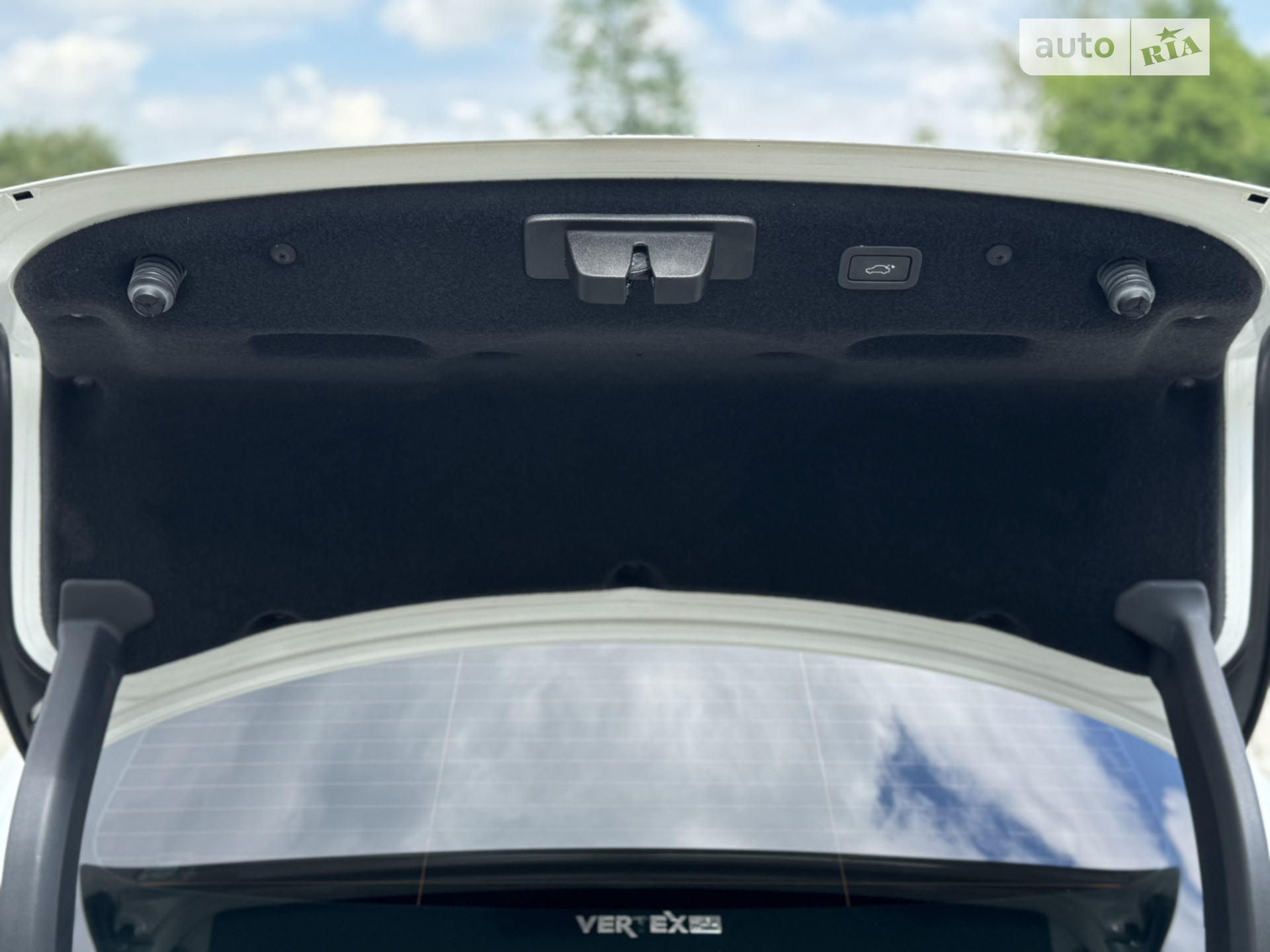 2016 Jaguar XF - мініатюра 40