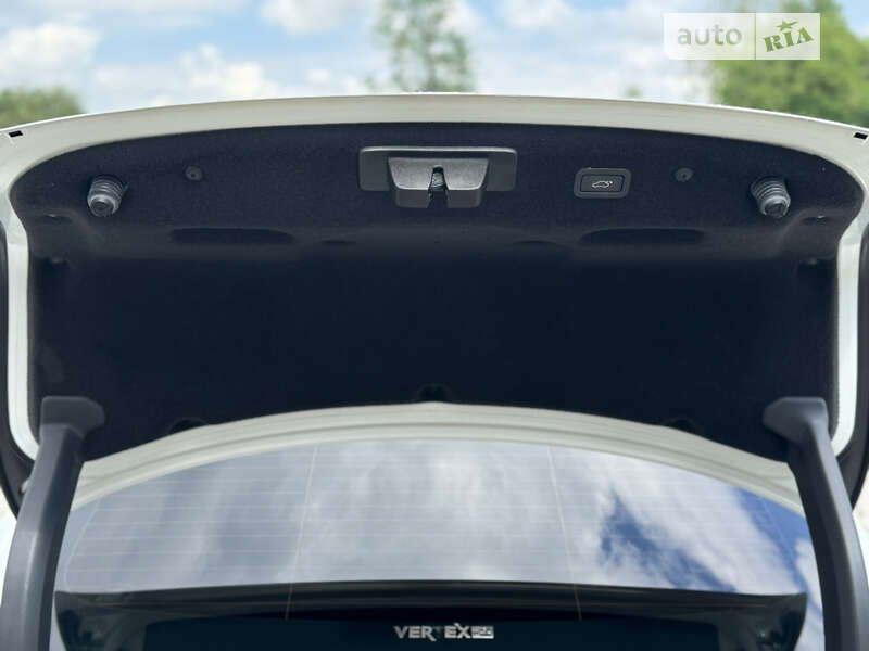 Седан Jaguar XF 2016 в Коломые фото 40 Седан Jaguar XF 2016 в Коломые