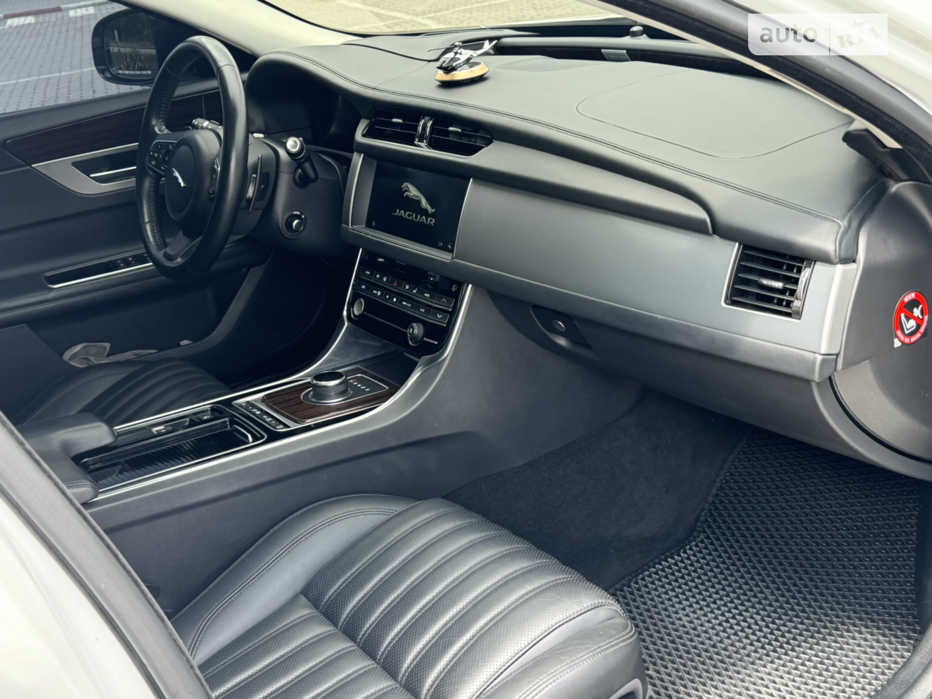 2016 Jaguar XF - мініатюра 41