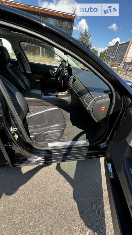 Седан Jaguar XF 2010 в Кременчуге