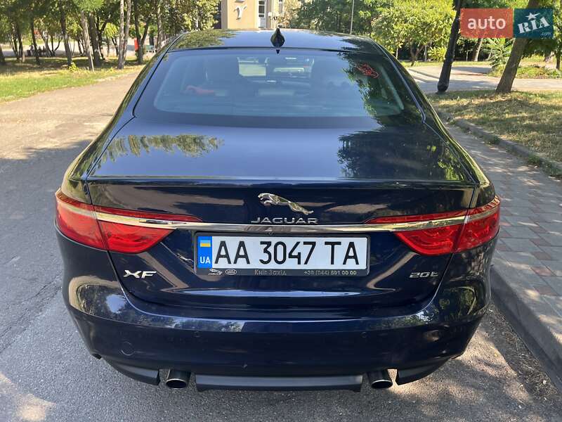 Седан Jaguar XF 2017 в Киеве
