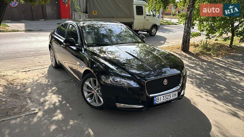 Седан Jaguar XF 2016 в Полтаві