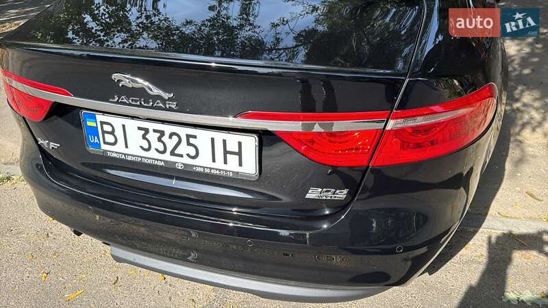 Седан Jaguar XF 2016 в Полтаві