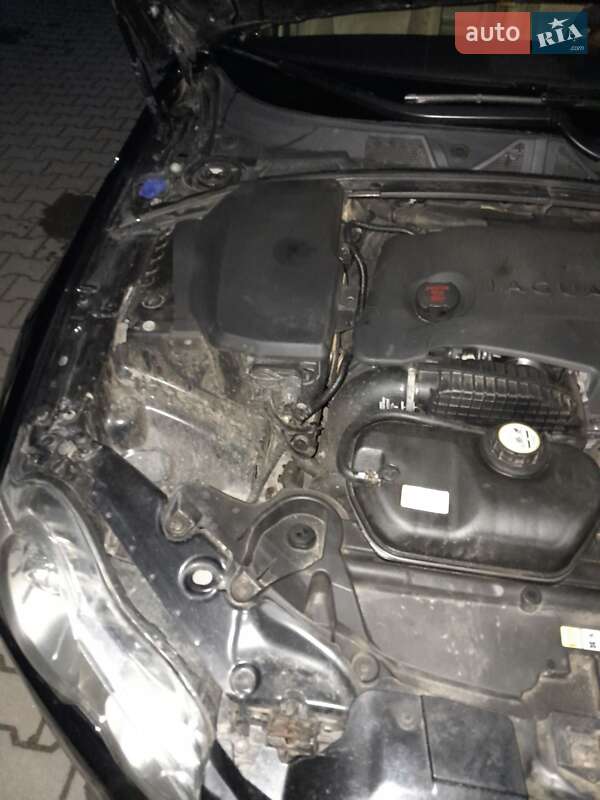 Седан Jaguar XF 2009 в Казатине