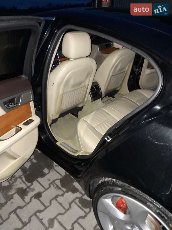 Седан Jaguar XF 2009 в Казатине