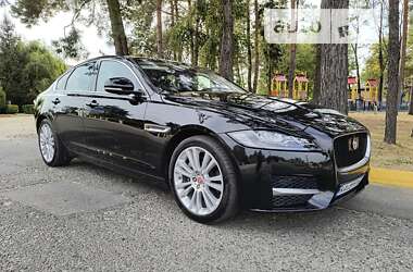 Седан Jaguar XF 2018 в Киеве