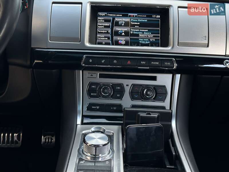 Седан Jaguar XF 2015 в Киеве