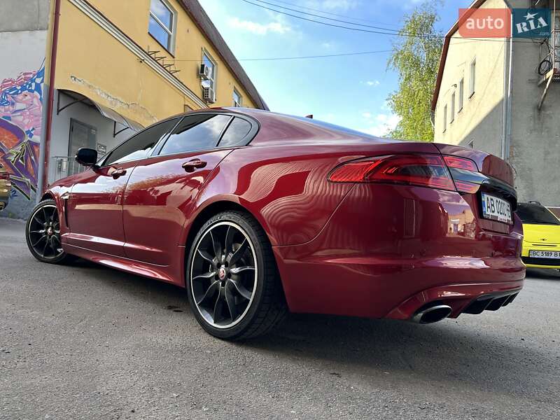 Седан Jaguar XF 2015 в Киеве
