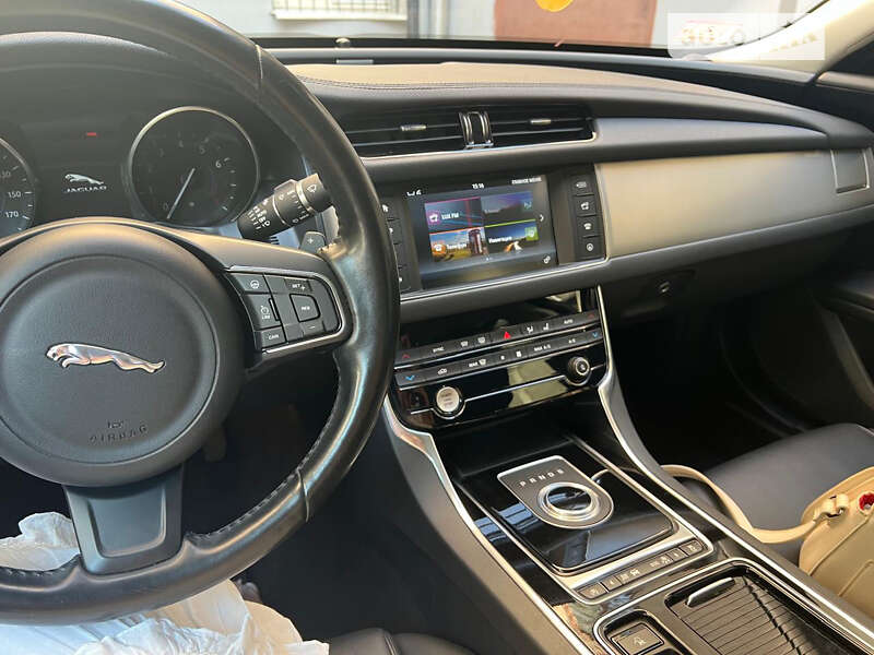 Седан Jaguar XF 2016 в Одессе