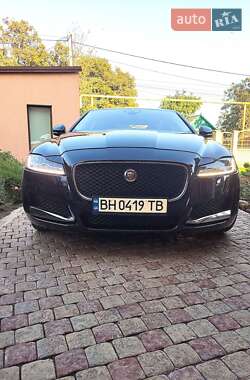 Седан Jaguar XF 2016 в Одесі