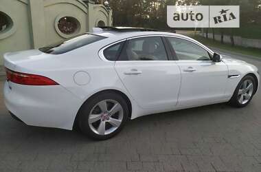 Седан Jaguar XF 2016 в Львове