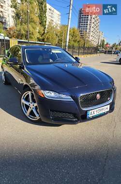 Седан Jaguar XF 2015 в Киеве