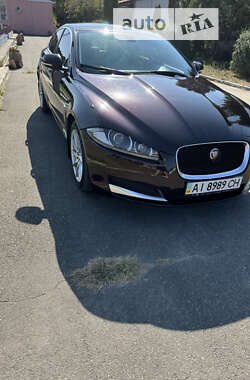 Седан Jaguar XF 2015 в Макарові