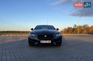 Седан Jaguar XF 2016 в Киеве