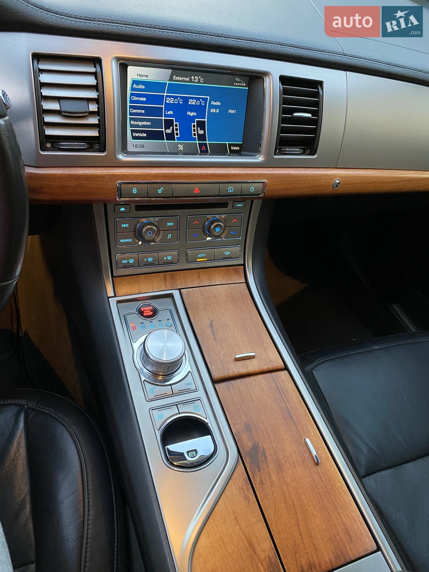 2010 Jaguar XF - мініатюра 32