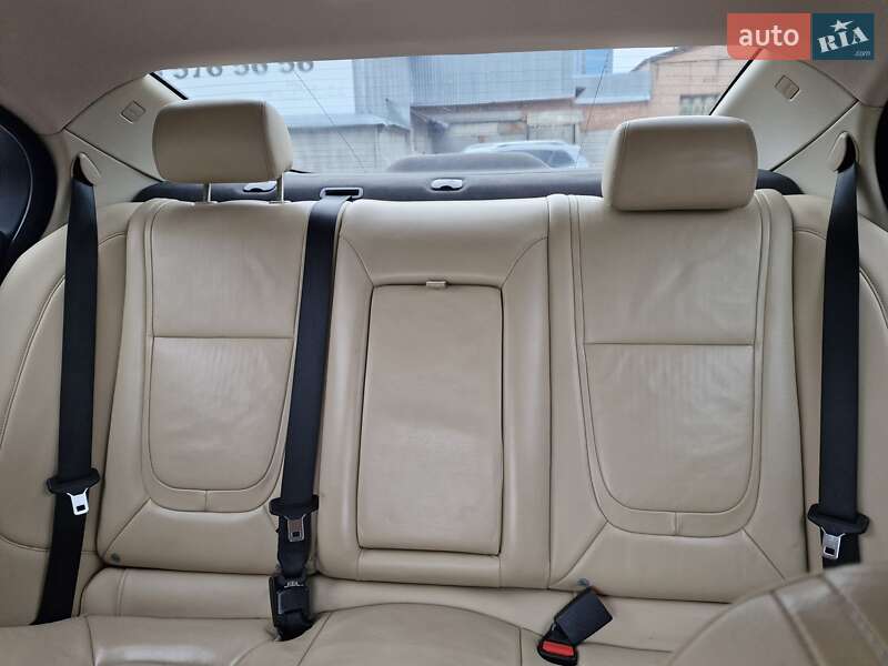 Седан Jaguar XF 2013 в Киеве