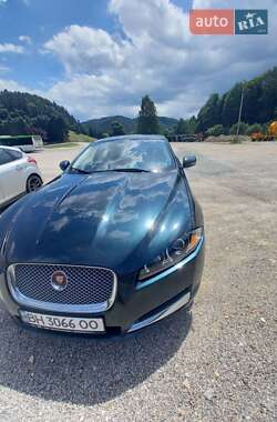 Седан Jaguar XF 2015 в Львові