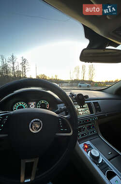 Седан Jaguar XF 2013 в Ірпені