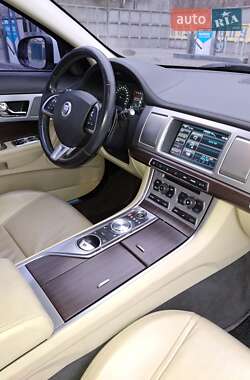 Седан Jaguar XF 2012 в Днепре