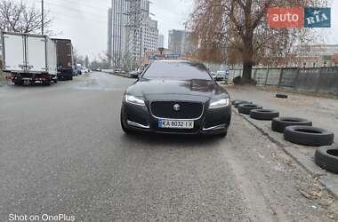 Седан Jaguar XF 2016 в Киеве