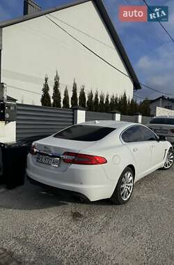 Седан Jaguar XF 2015 в Львові