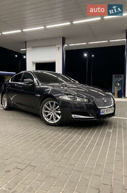 Седан Jaguar XF 2012 в 