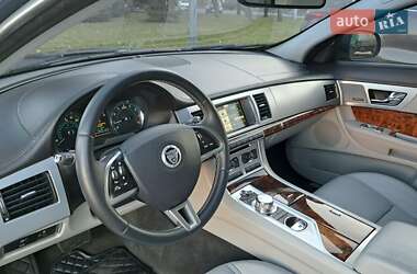 Седан Jaguar XF 2013 в Дніпрі