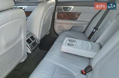 Седан Jaguar XF 2013 в Дніпрі