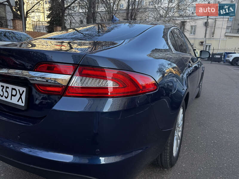 Седан Jaguar XF 2013 в Одесі