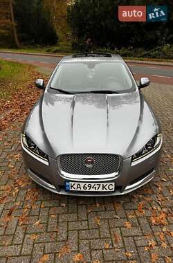 Седан Jaguar XF 2015 в Харкові