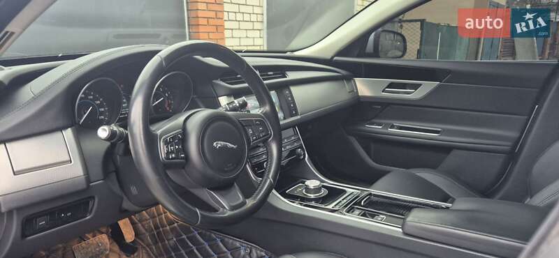 Седан Jaguar XF 2016 в Новомосковске фото 7 Седан Jaguar XF 2016 в Новомосковске