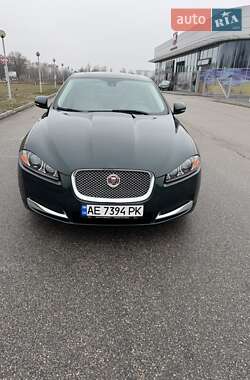 Седан Jaguar XF 2015 в Дніпрі