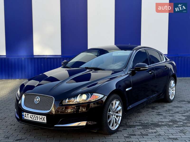 Седан Jaguar XF 2012 в Калуше