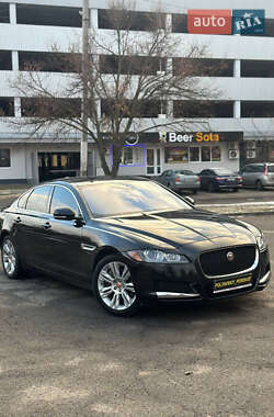 Седан Jaguar XF 2016 в Полтаві