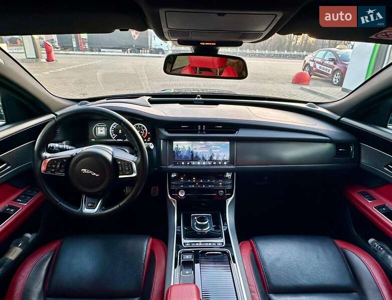 Седан Jaguar XF 2016 в Києві