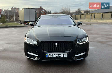 Седан Jaguar XF 2016 в Киеве