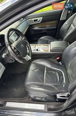 Седан Jaguar XF 2015 в 