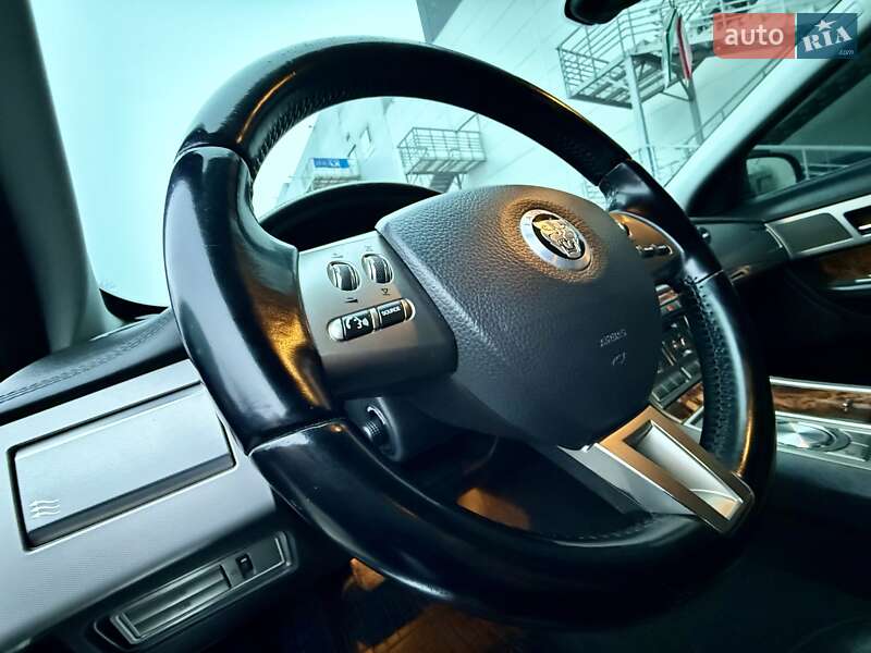Седан Jaguar XF 2009 в Одессе